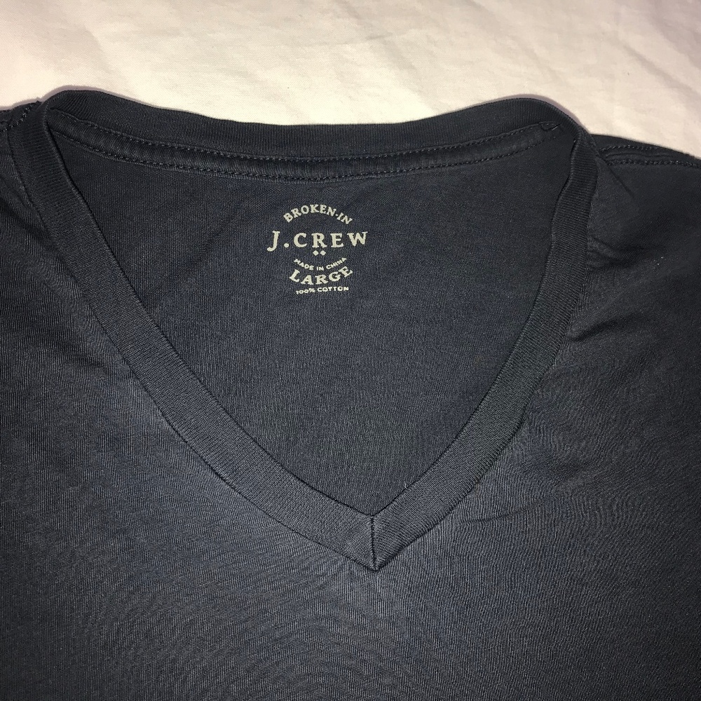 🎈J.Crew Broken-In Factory washed V-neck T-shirt - Picture 2 of 8